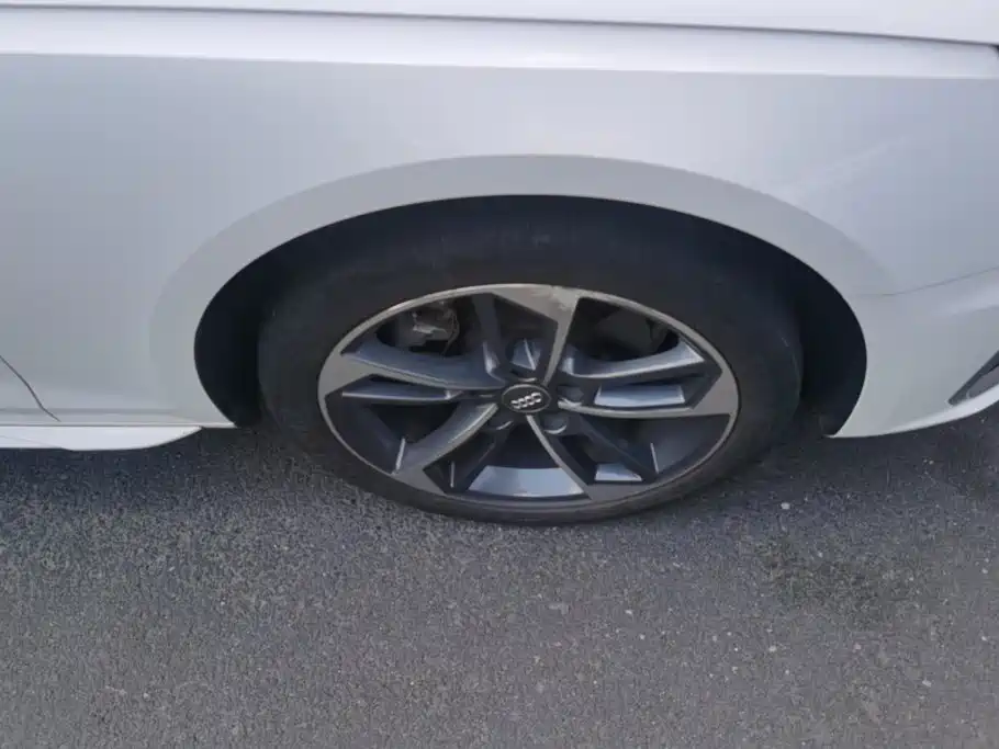 Audi A4L 2021