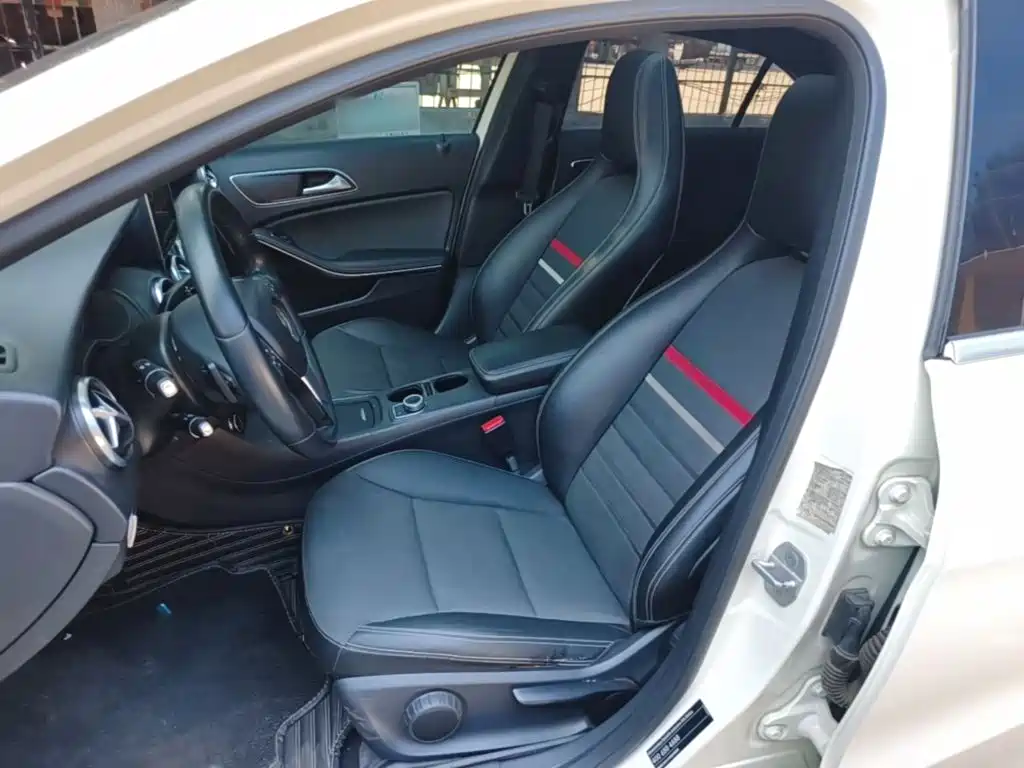 Mercedes-Benz A-Class 2015 — фото 15