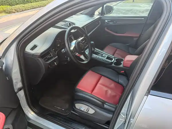 Porsche Macan 2021