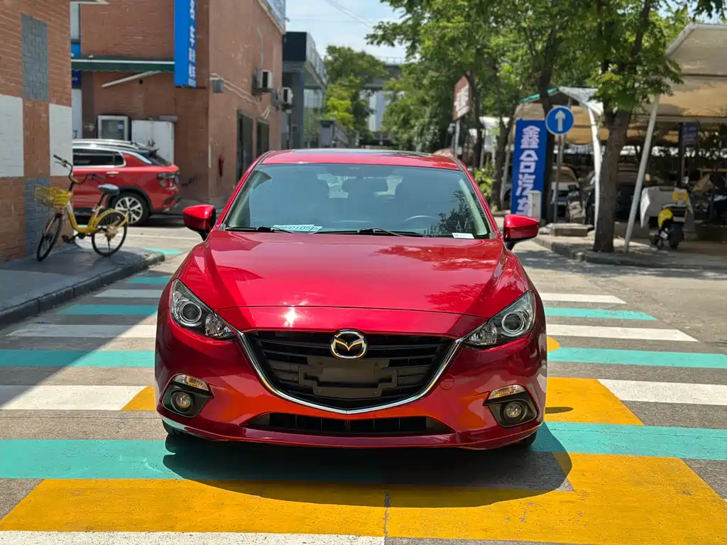Mazda 3 Axela 2015