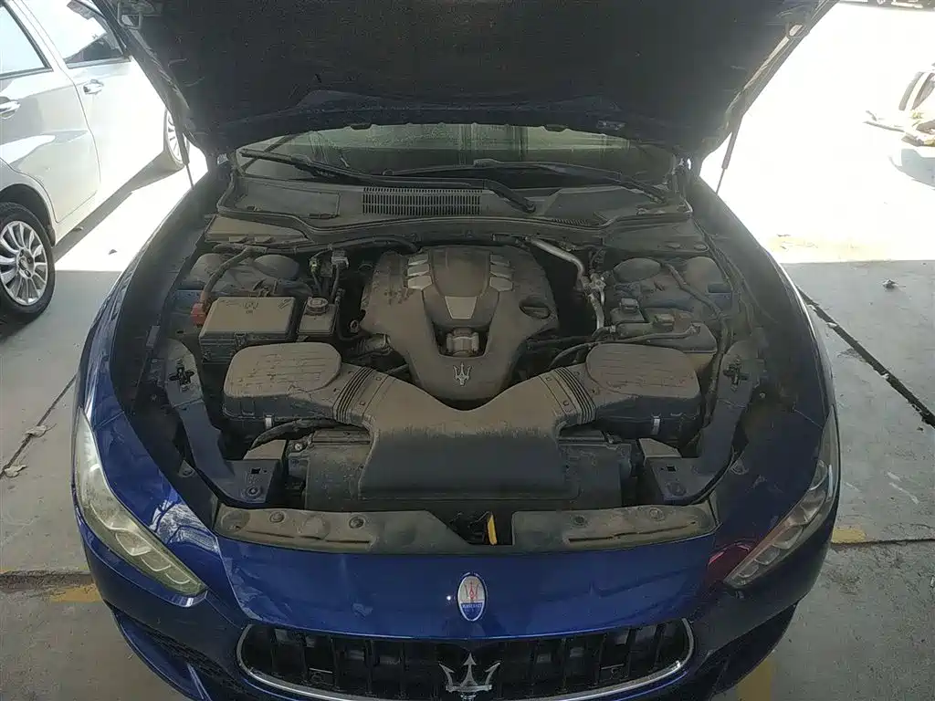 Maserati Ghibli 2014 — фото 17
