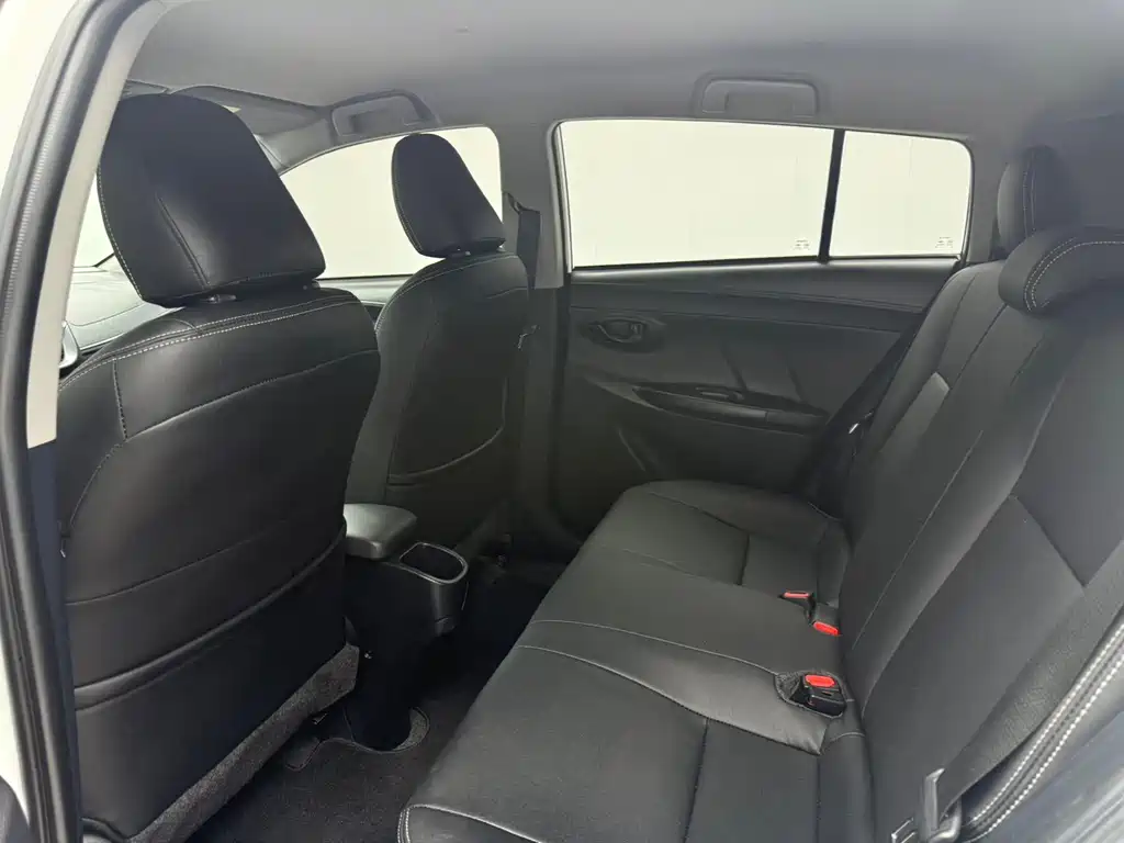 Toyota Yaris L 2022