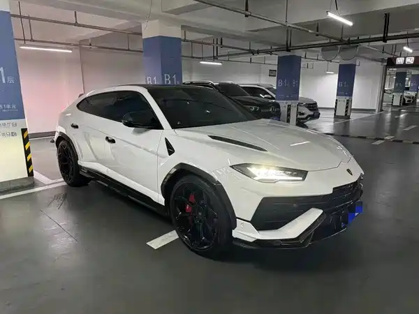 Lamborghini Urus 2024