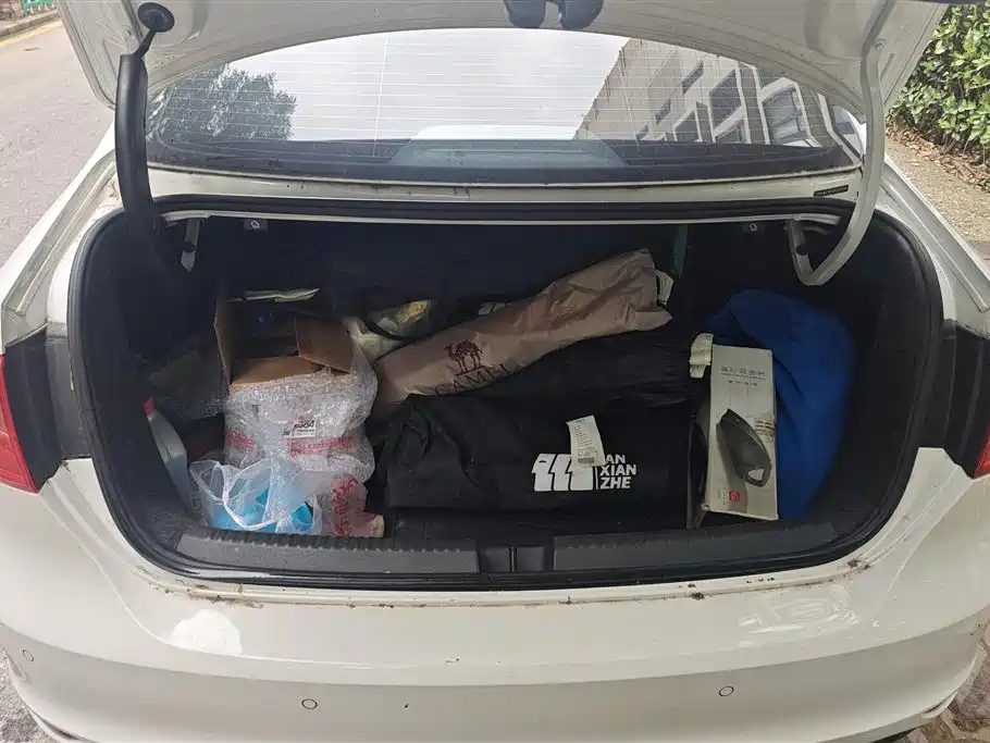 Volkswagen Sagitar 2014