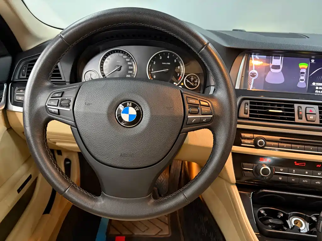 BMW 5 Series 2013 — фото 15