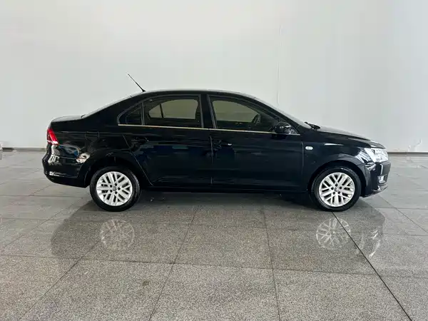 Volkswagen Santana 2014