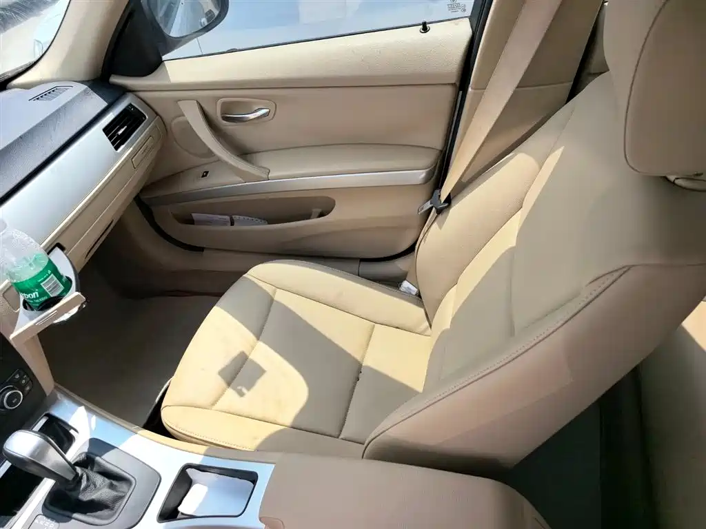 BMW 3 Series 2011 — фото 10
