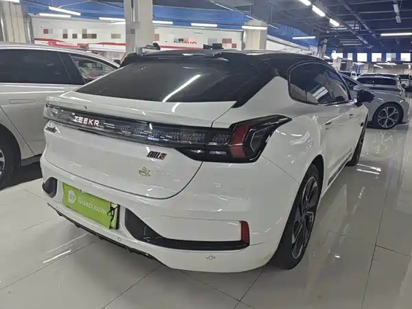 Zeekr 001 2023