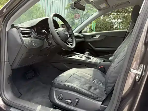 Audi A4L 2017