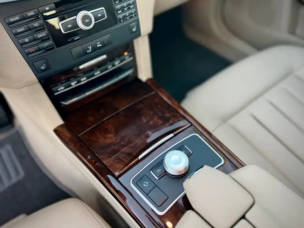 Mercedes-Benz E-Class 2012 — фото 16