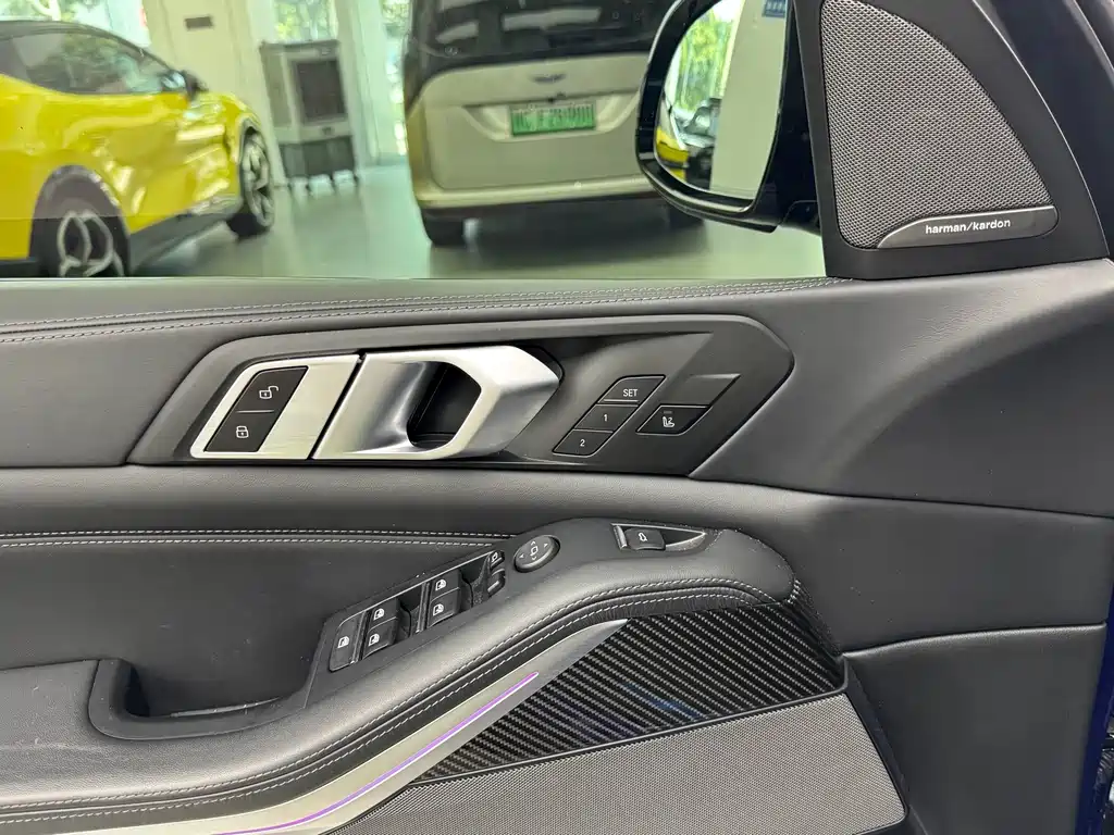 BMW X5 M 2021 — фото 18