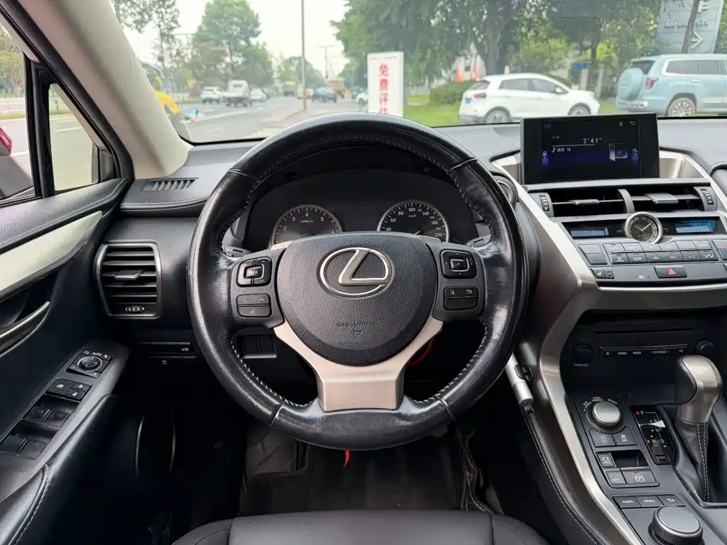 Lexus NX 2016 — фото 14