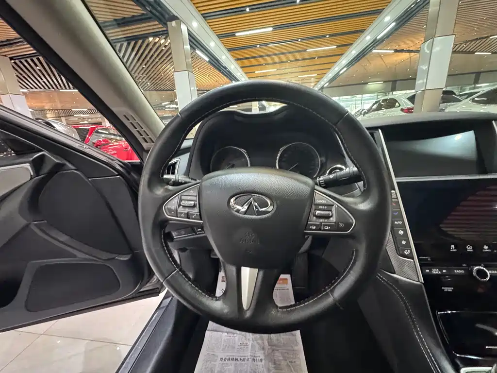 Infiniti Q50L 2017 — фото 34