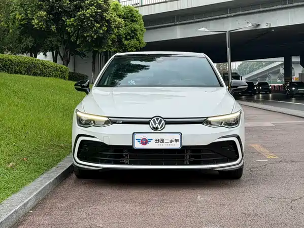 Volkswagen Golf 2021