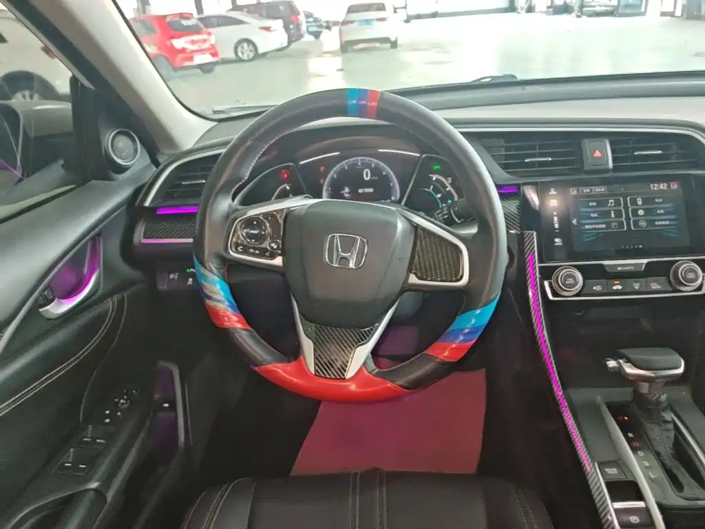 Honda Civic 2020 — фото 11