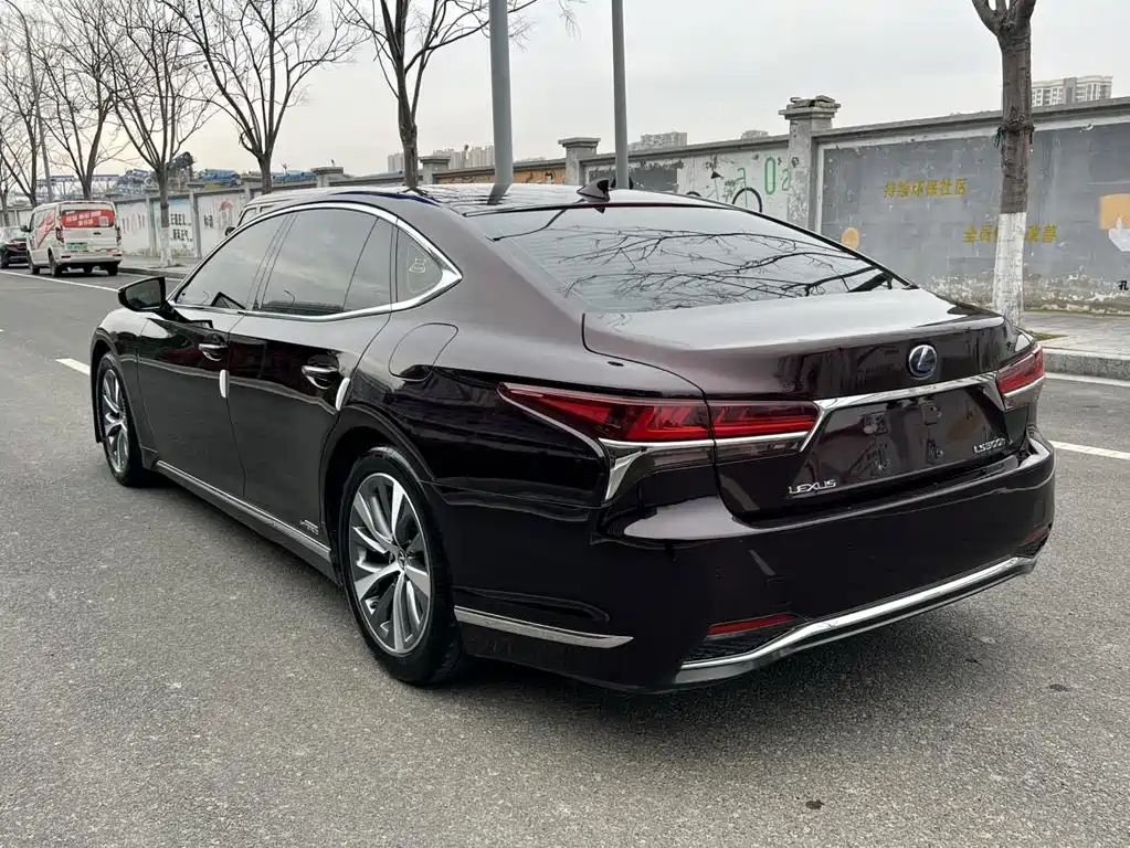 Lexus LS 2020 — фото 17