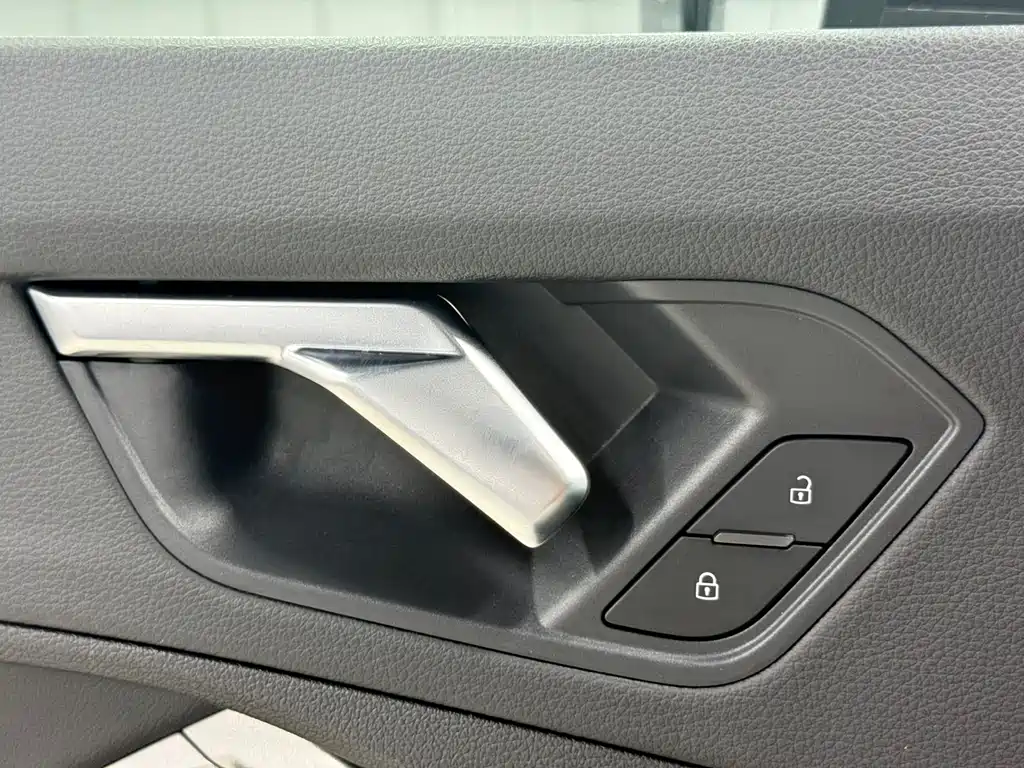 Audi Q3 2022 — фото 15