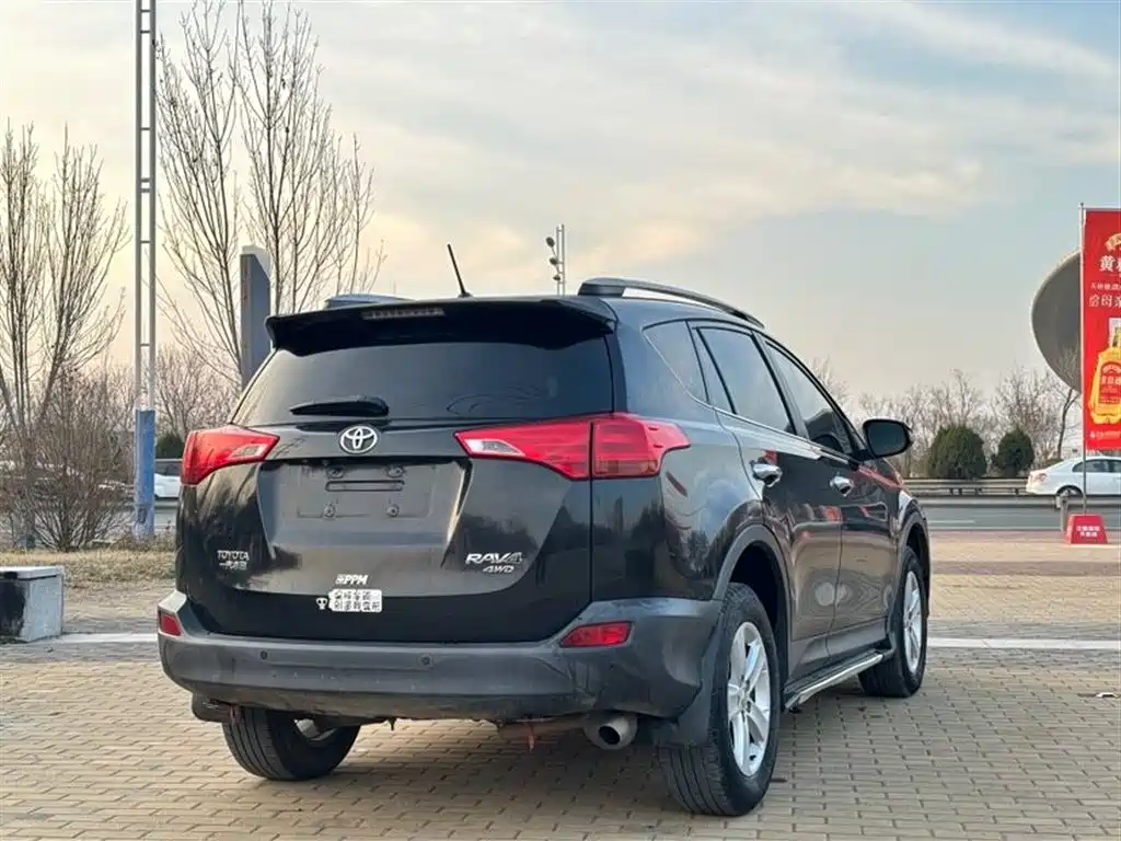 Toyota RAV4 2014