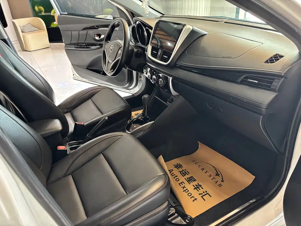 Toyota Yaris L 2023 — фото 15