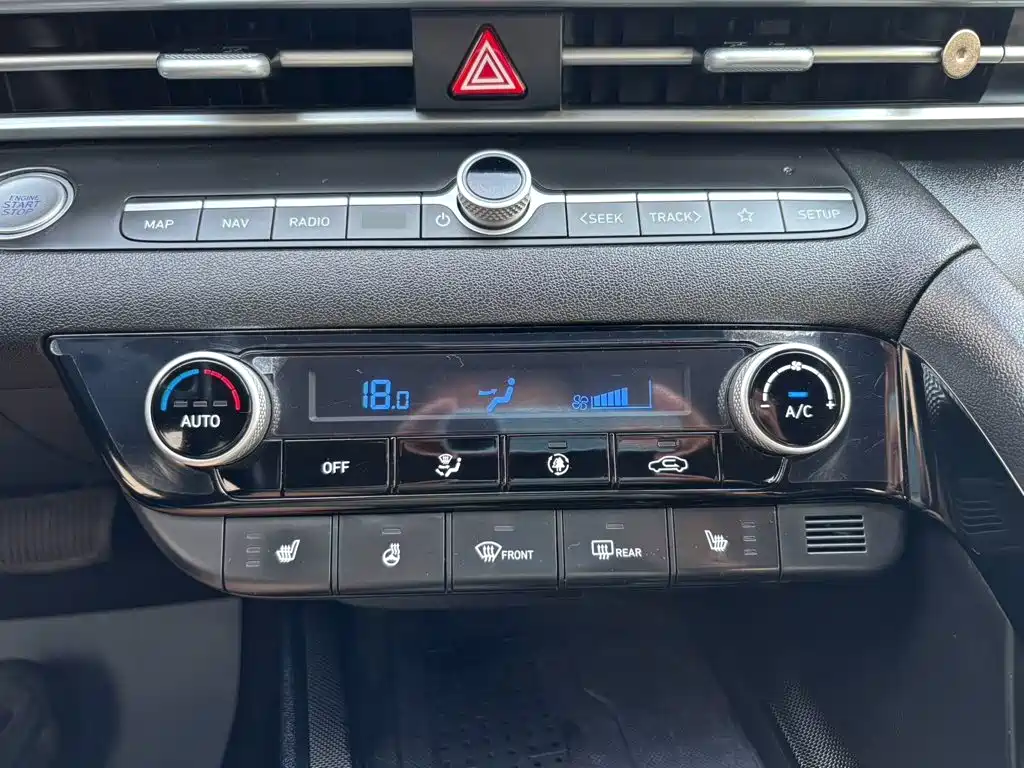 Hyundai Elantra 2024 — фото 11