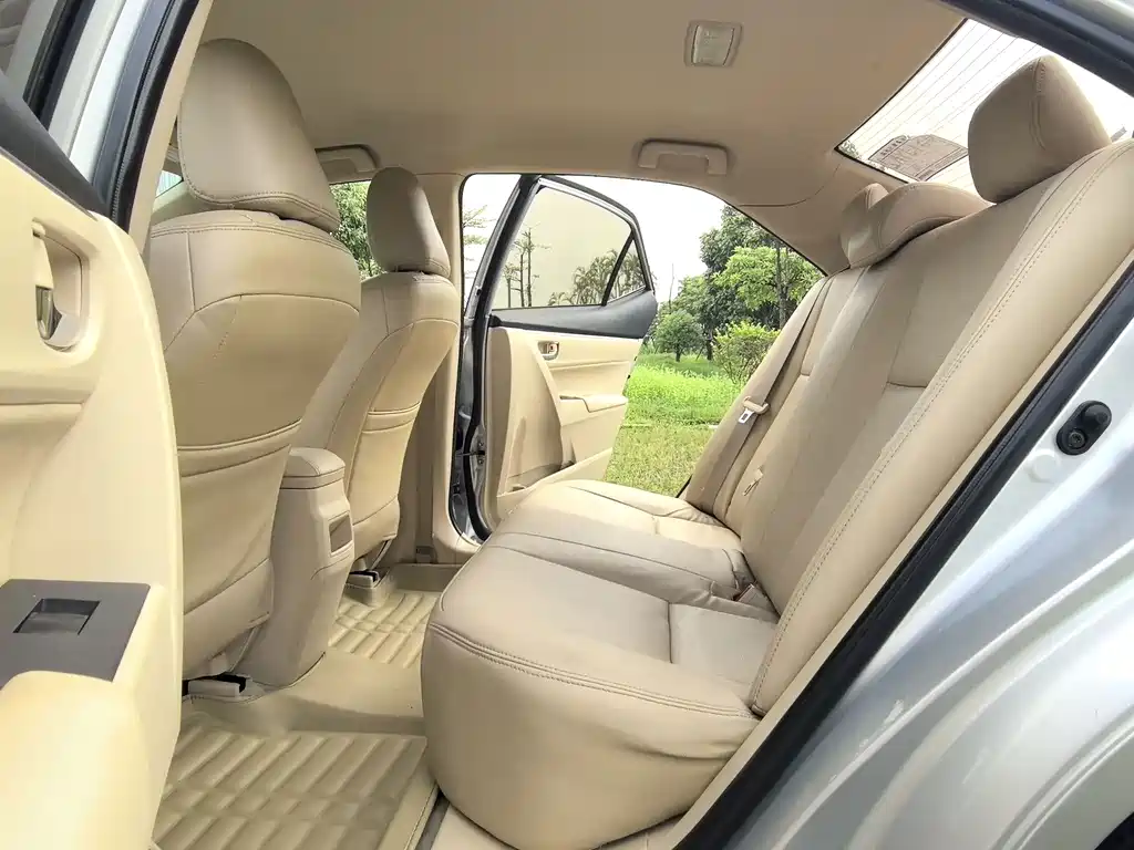 Toyota Corolla 2015 — фото 11
