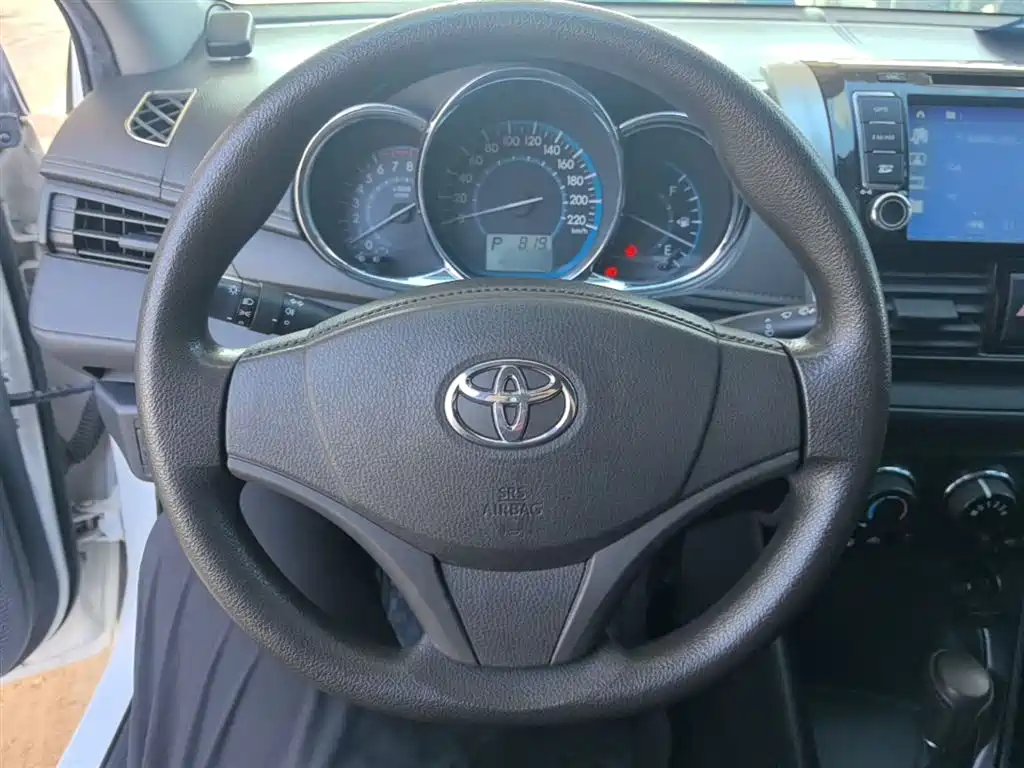 Toyota Vios 2015 — фото 11