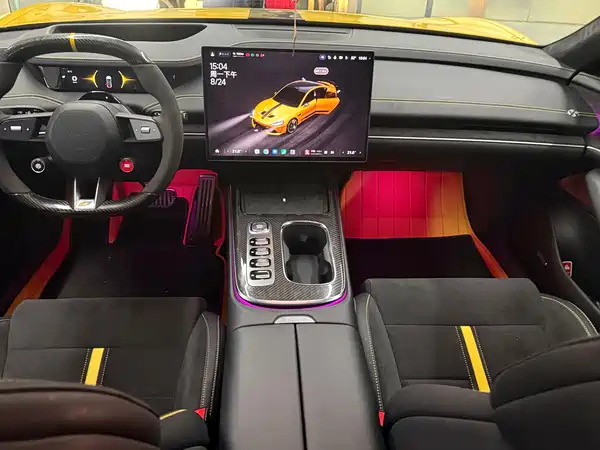 Xiaomi SU7 Ultra 2025