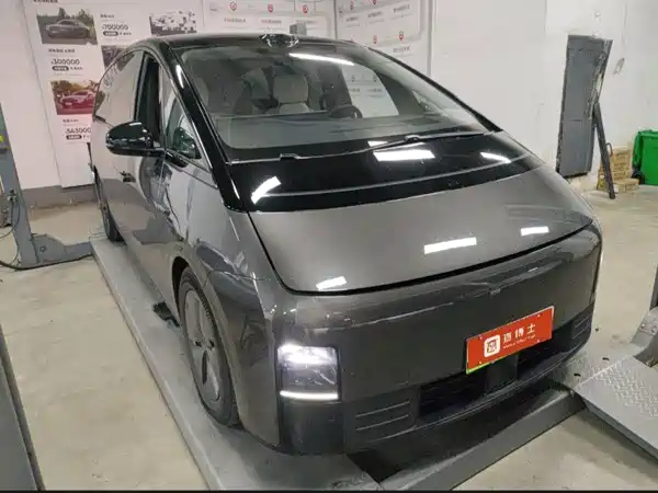 Li Auto MEGA 2025