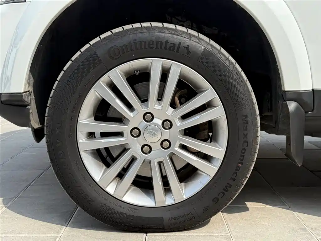 Land Rover Discovery 2015 — фото 13