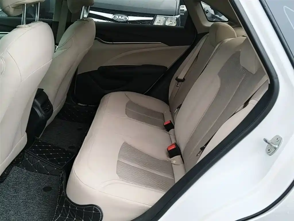 Buick Excelle 2019 — фото 17