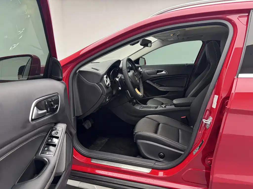 Mercedes-Benz GLA 2016 — фото 16