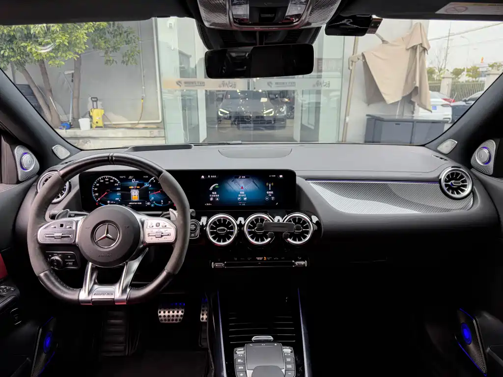 Mercedes-Benz GLA AMG 2023 — фото 27