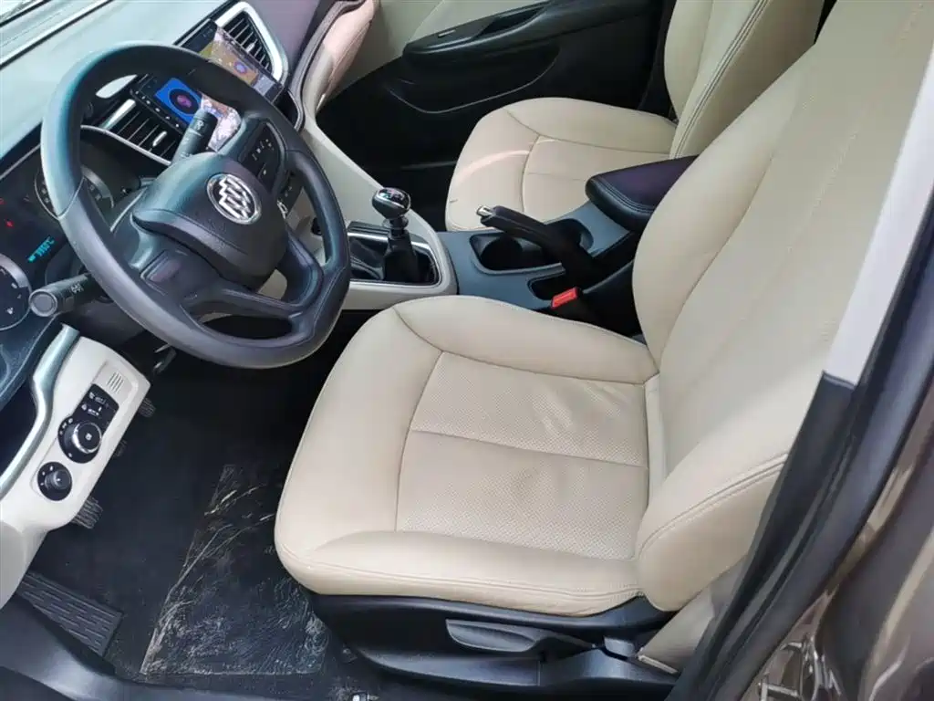 Buick Excelle 2016 — фото 15