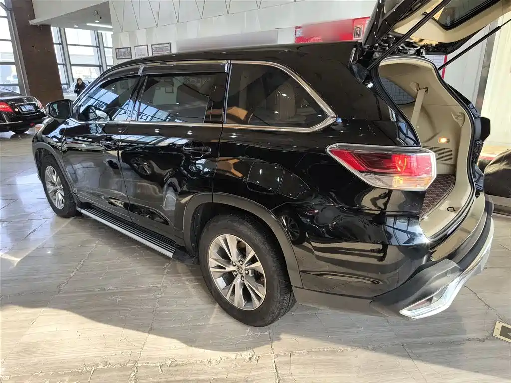 Toyota Highlander 2017 — фото 4