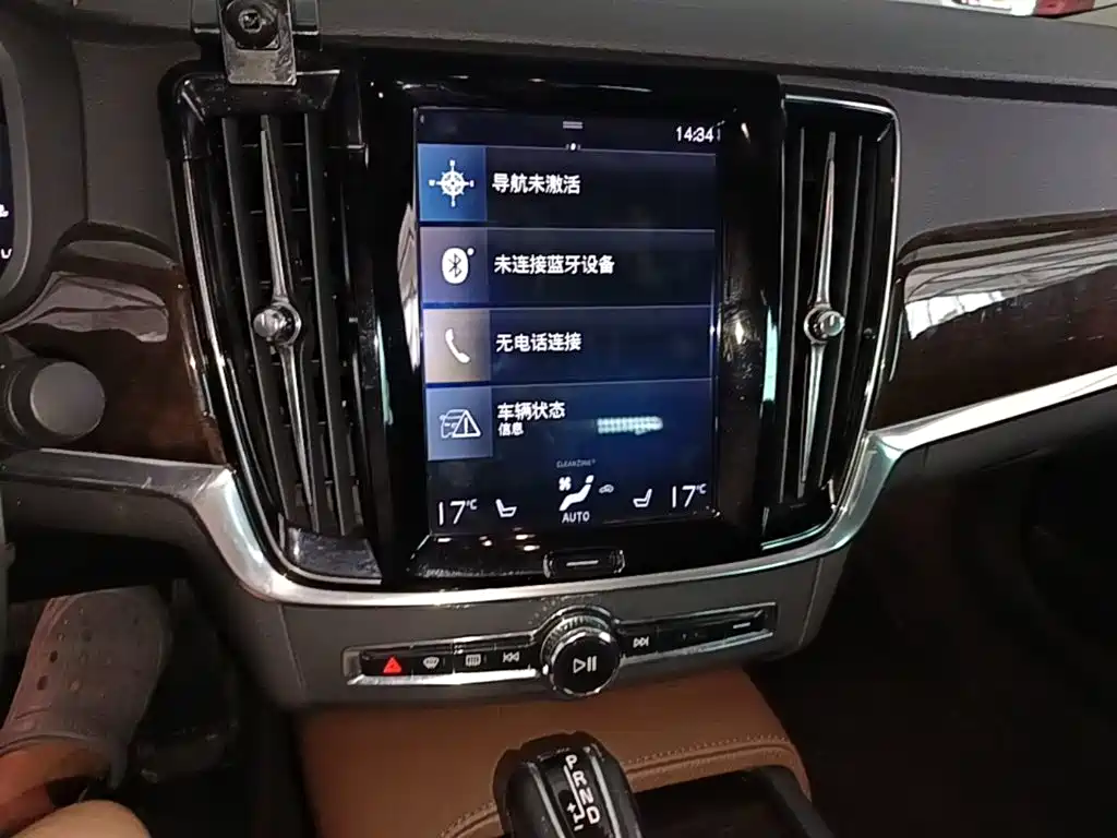 Volvo S90 2018 — фото 13