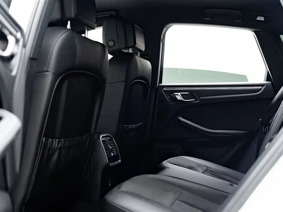 Porsche Macan 2019 — фото 8