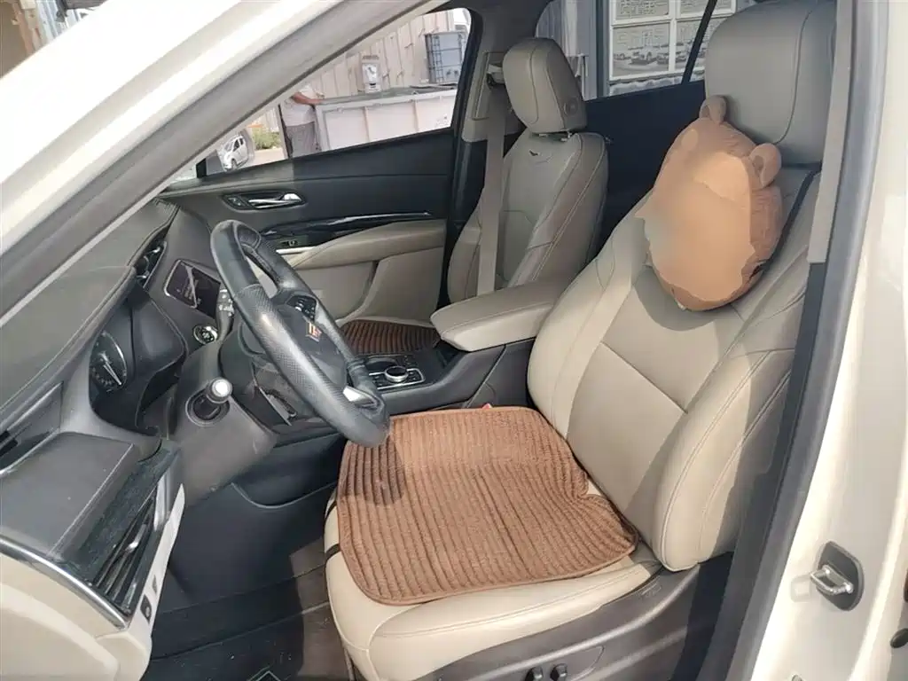 Cadillac XT4 2019 — фото 15