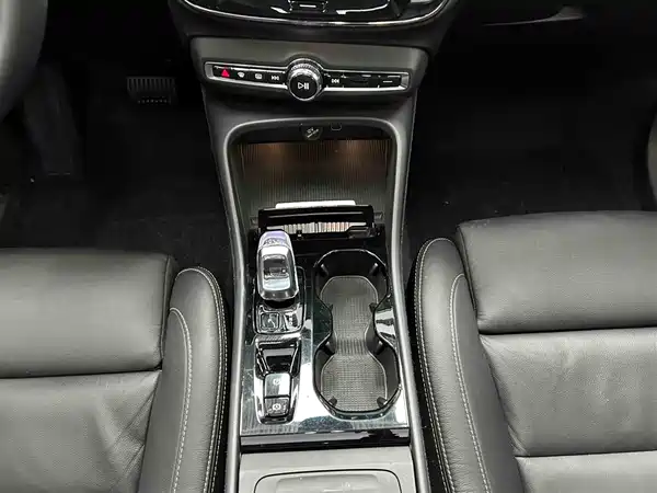 Volvo XC40 2023