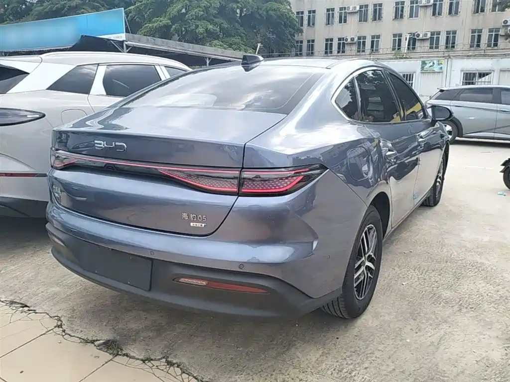 BYD Seal 05 DM-i 2025 — фото 7