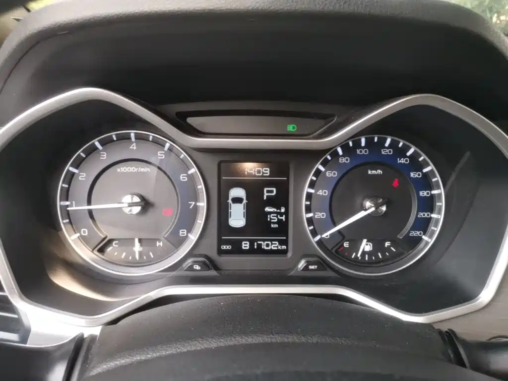 Geely Vision X3 2019 — фото 12