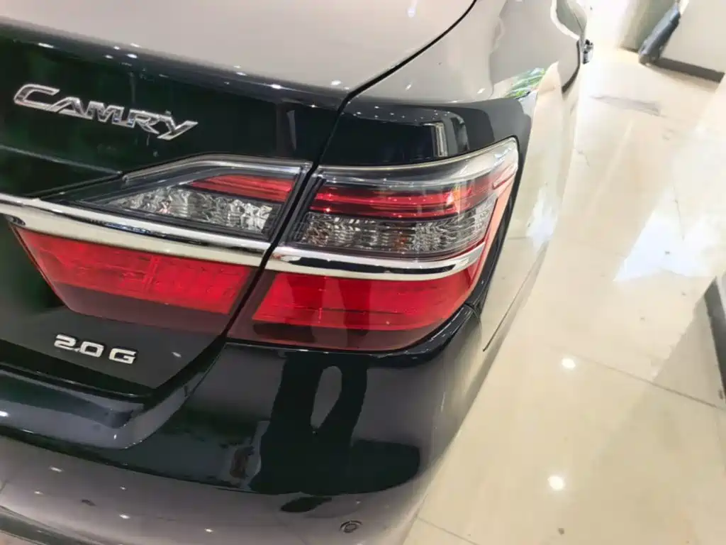 Toyota Camry 2015 — фото 8
