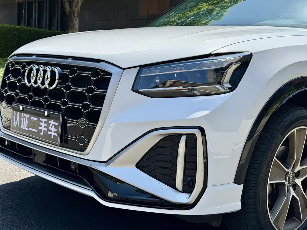 Audi Q2L 2022 — фото 4