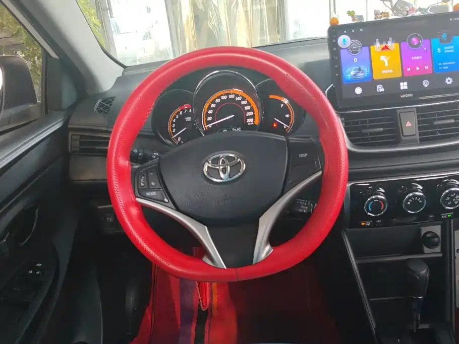 Toyota Yaris L 2022 — фото 15