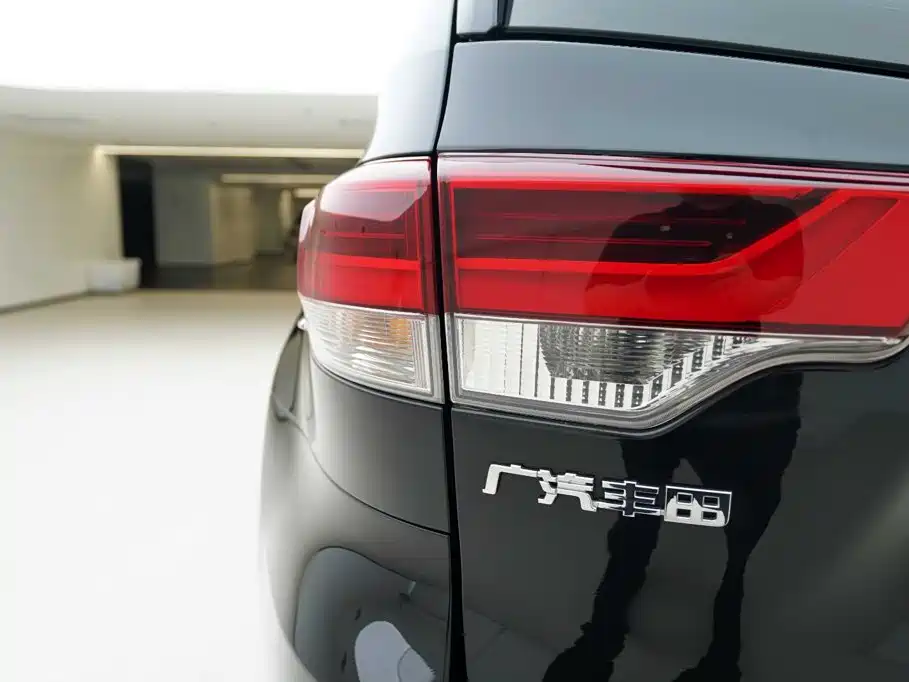 Toyota Highlander 2020 — фото 16