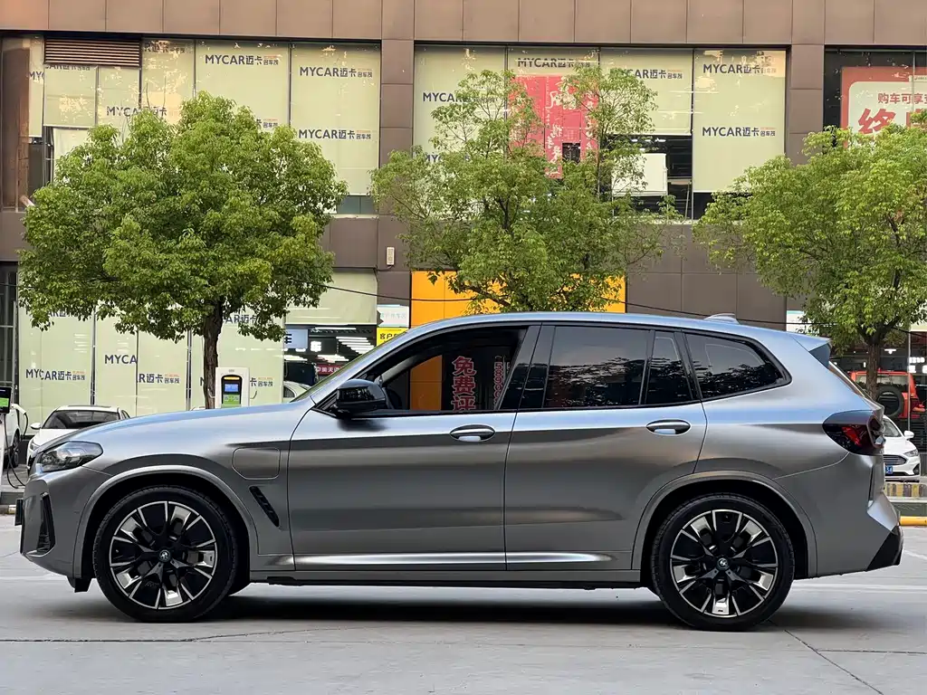 BMW iX3 2022 — фото 2