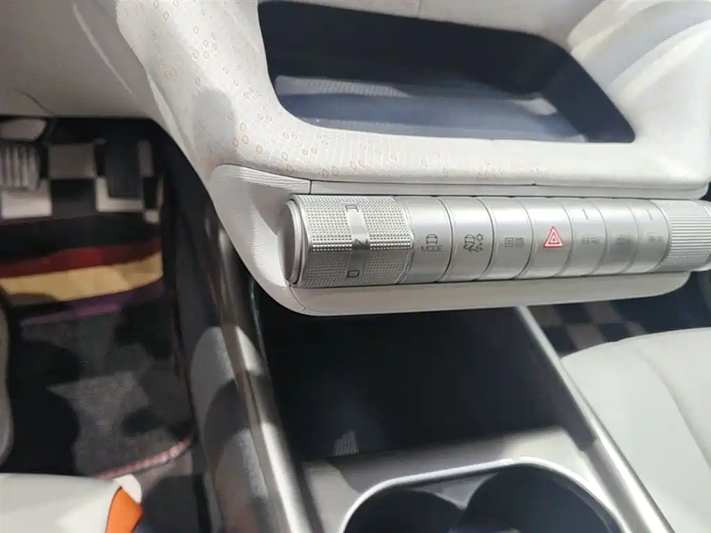 BYD Dolphin 2022 — фото 14