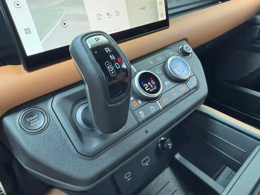 Land Rover Defender 2022 — фото 14