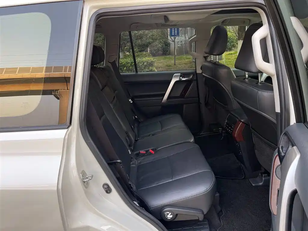Toyota Prado 2016 — фото 15