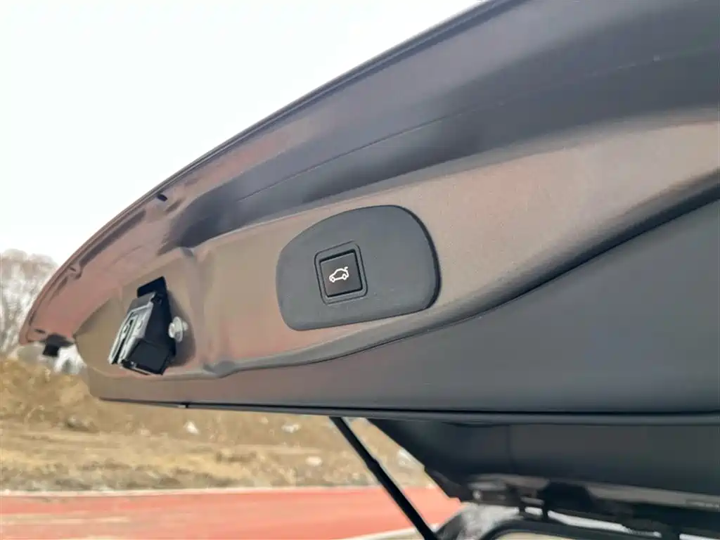 Mitsubishi Outlander 2020 — фото 14