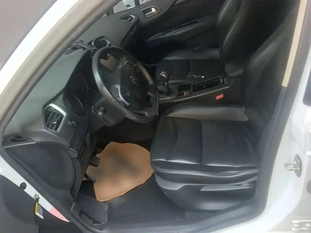 Citroën C4L 2017 — фото 15